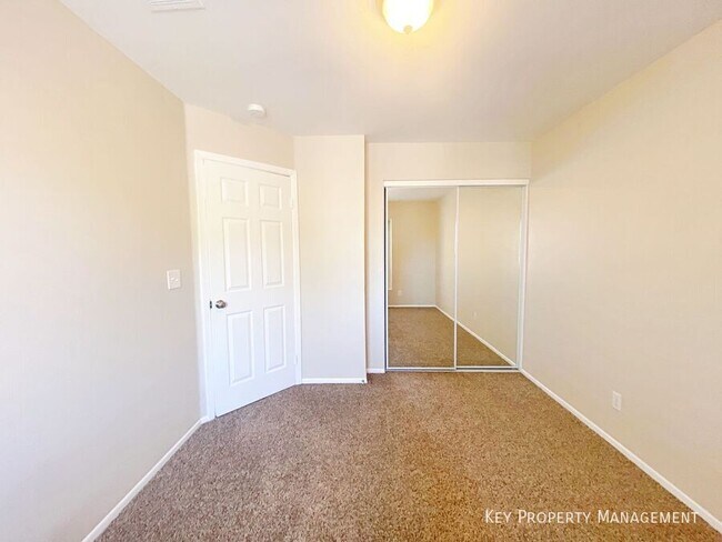 Building Photo - 50 Tidwell Ln