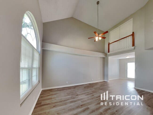 Building Photo - 2819 Elijah Dr