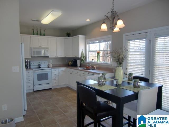 Building Photo - 2419 Forest Lakes Ln