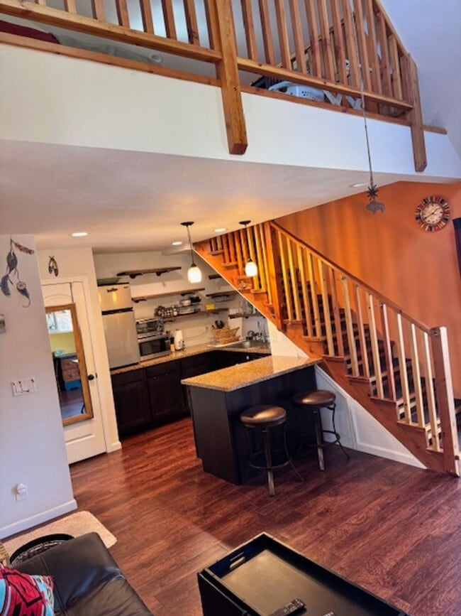 Building Photo - SHAS2352