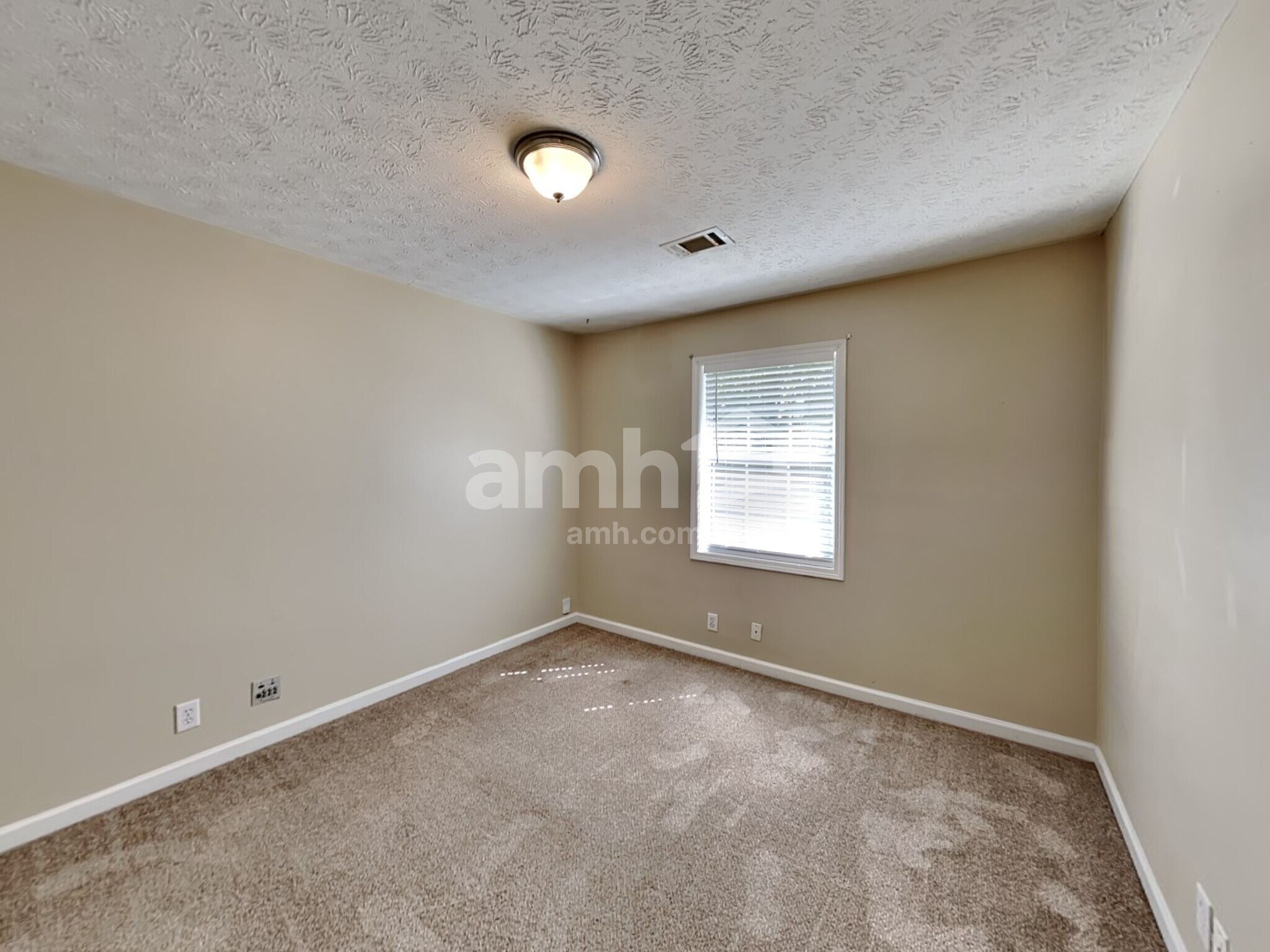 Building Photo - 424 Spring Falls Dr