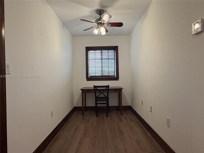 Building Photo - 6610 SW 104th Ct