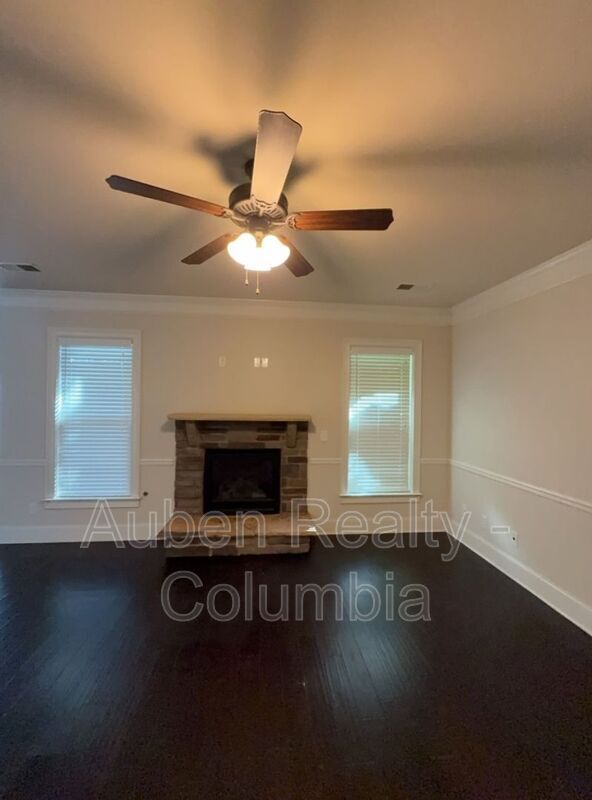 Building Photo - 510 Meadow Grass Ln