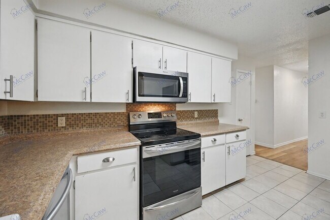 Building Photo - 4302 Segura Ct N