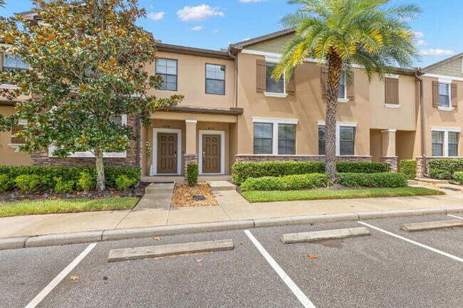 Building Photo - LIKE NEW Town Home For Rent in Wesley Chapel!