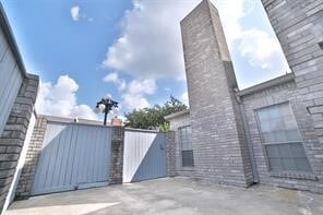 Building Photo - 642 Wilcrest Dr
