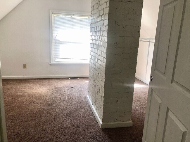Building Photo - 2034 Iuka Ave