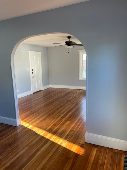Living rm, front entrance door - 232 Lowden St