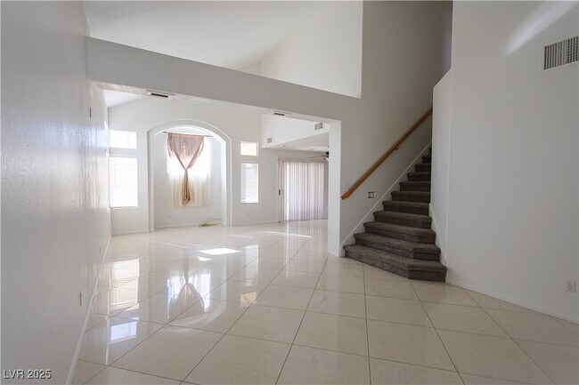 Building Photo - 7873 Laurelton Pl