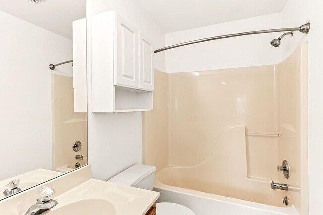 Building Photo - 808 Yorkview Dr