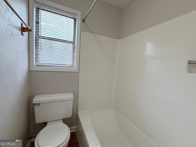 Building Photo - 102 Kimberly Way SW