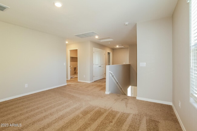 Building Photo - 3919 S 82nd Dr