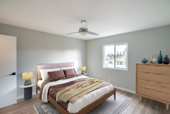 Building Photo - 5847 Willoughby Ave