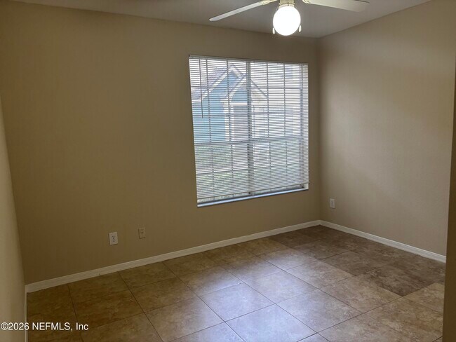 Building Photo - 13703 Richmond Park Dr N