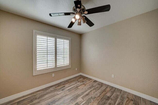 Building Photo - COMING SOON! Gorgeous Gilbert Home with Go...