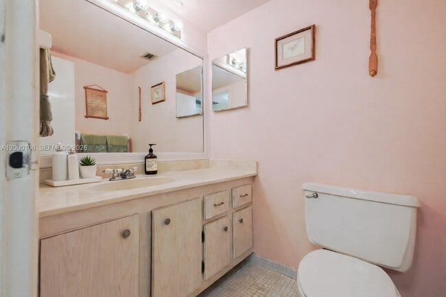 Building Photo - 3800 S Ocean Dr