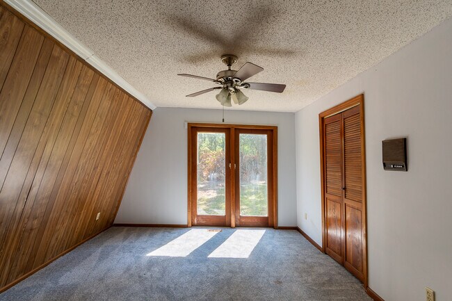 Building Photo - 2865 Old Thomson Rd