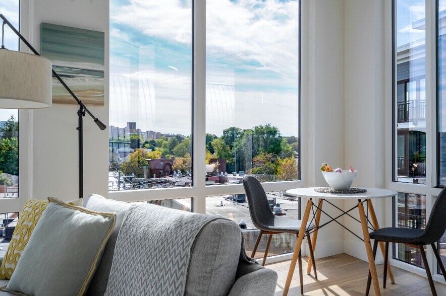 Building Photo - 38 Hichborn St