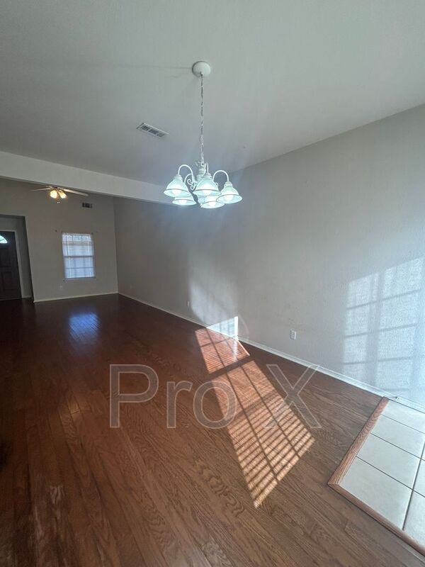 Building Photo - 3005 SW Amberwood Ave