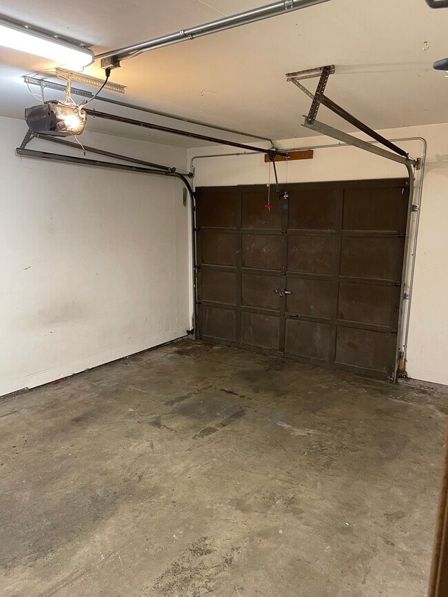 Building Photo - 9014 10th Pl SE