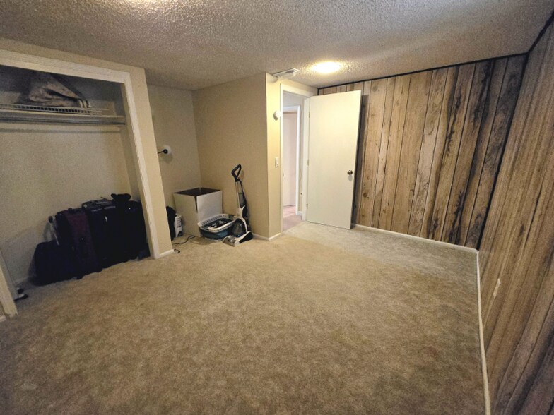 Building Photo - 8250 Chase Way