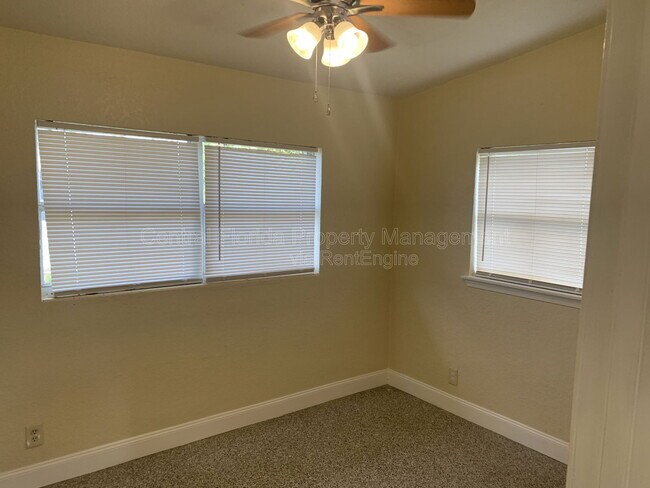 Building Photo - 202 Bamboo Dr