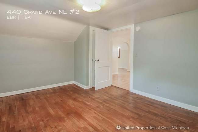 Building Photo - 440 Grand Ave NE