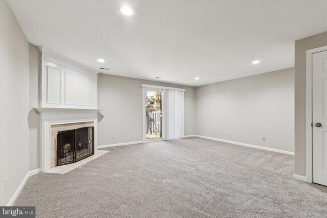 Building Photo - 16864 Miranda Ln