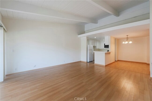 Building Photo - 6542 Ocean Crest Dr