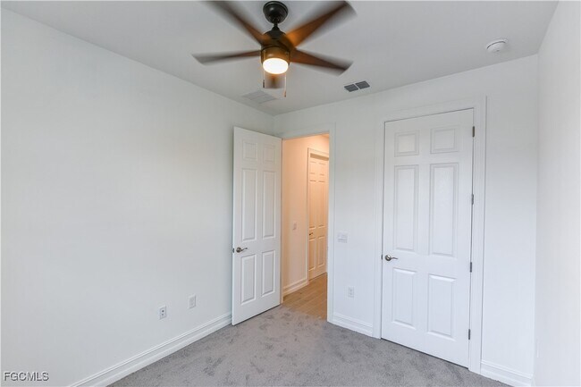 Building Photo - 43669 Sparrow Dr