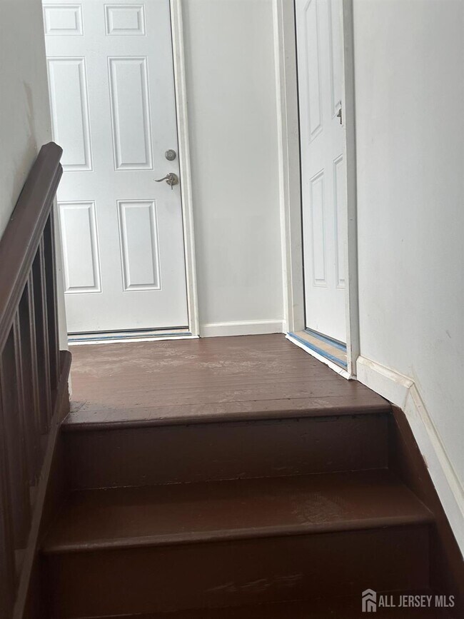 Building Photo - 111 Bayview Dr