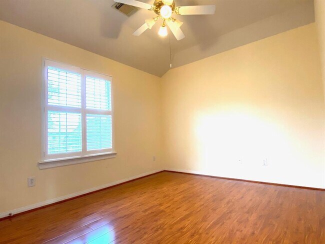 Building Photo - 14922 Cabin Run Ln