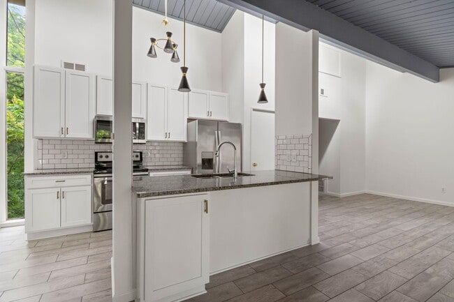 Building Photo - 1815 Independence Blvd