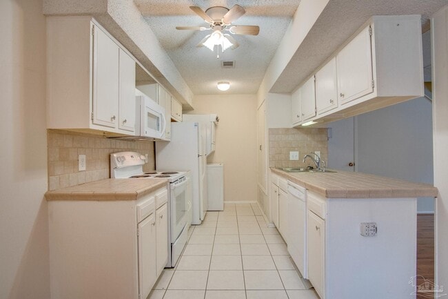 Building Photo - 3309 Kingswood Ct