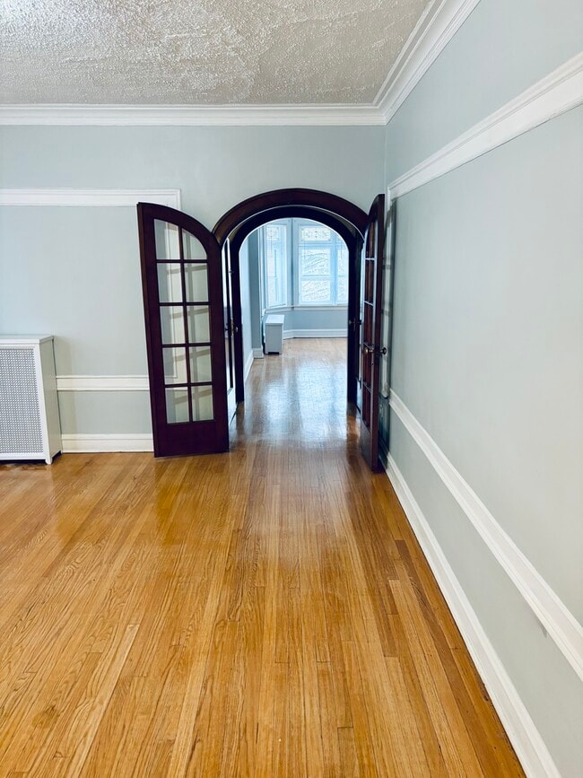 Building Photo - 8223 S May St