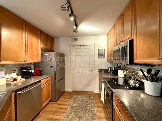 Building Photo - 19 Arbor Club Dr