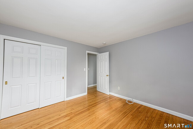 Building Photo - 109 Kings Hwy