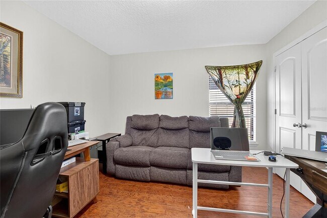 Building Photo - 2133 Geneva Dr