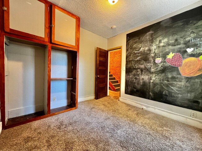 Building Photo - The Remington (BR-LN)