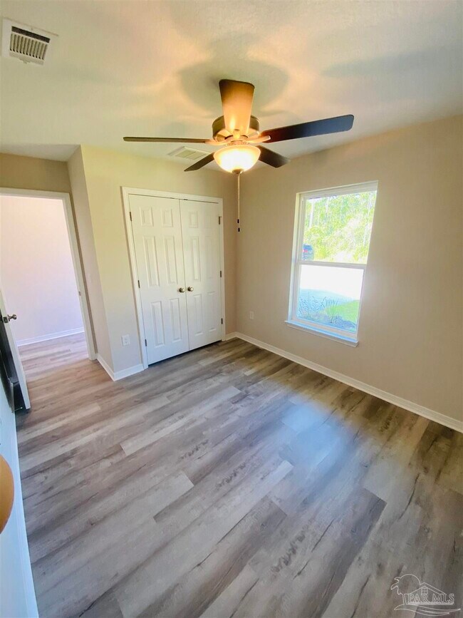 Building Photo - 2884 N 24th Ave