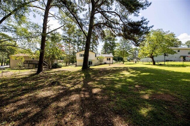 Building Photo - 4887 Hull Rd SE