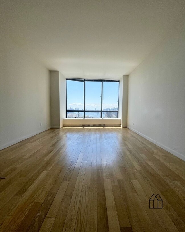 Building Photo - 525 E 72nd St