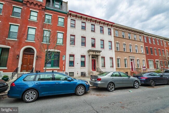 Building Photo - 1909 Green St