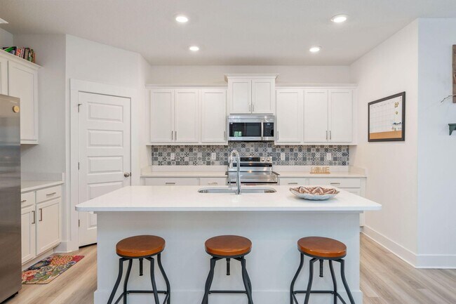 Building Photo - Modern Luxury Meets Everyday Comfort in This Beautiful 4 Bedroom!