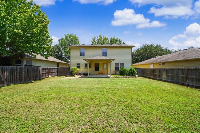 Building Photo - Spacious Cibolo Home Near Steele High School - Realtor Commission: $500