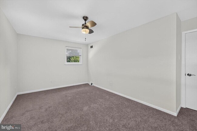 Building Photo - 2261 Strahle St