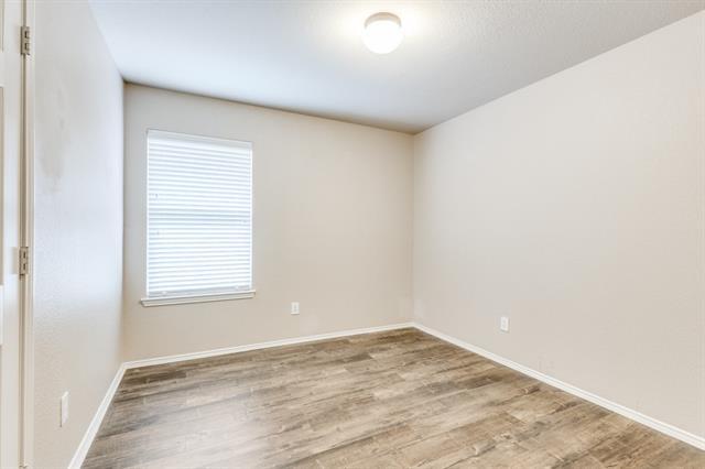 Building Photo - 2417 Grand Rapids Dr