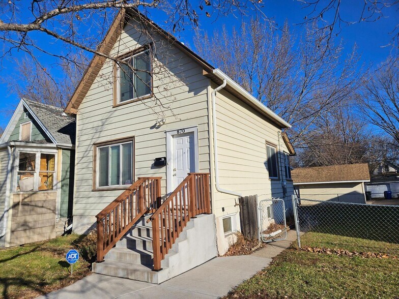Primary Photo - 870 Galtier St
