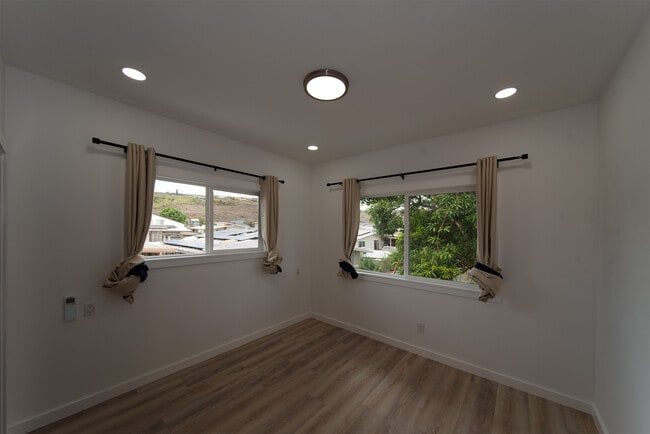 Building Photo - 98-352 Pono St