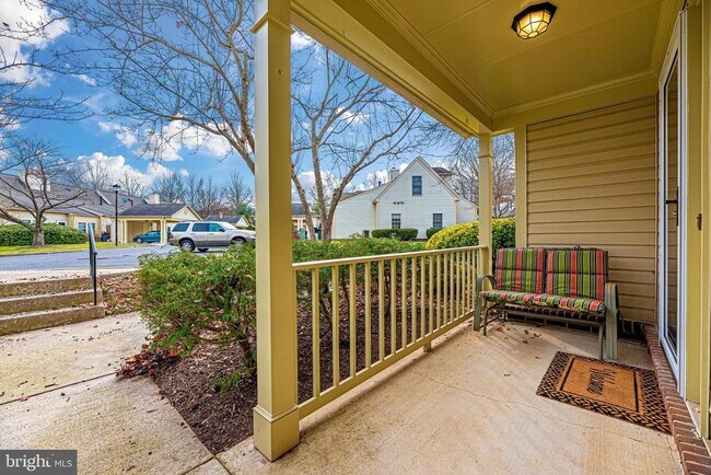 Building Photo - 910 McLendon Dr